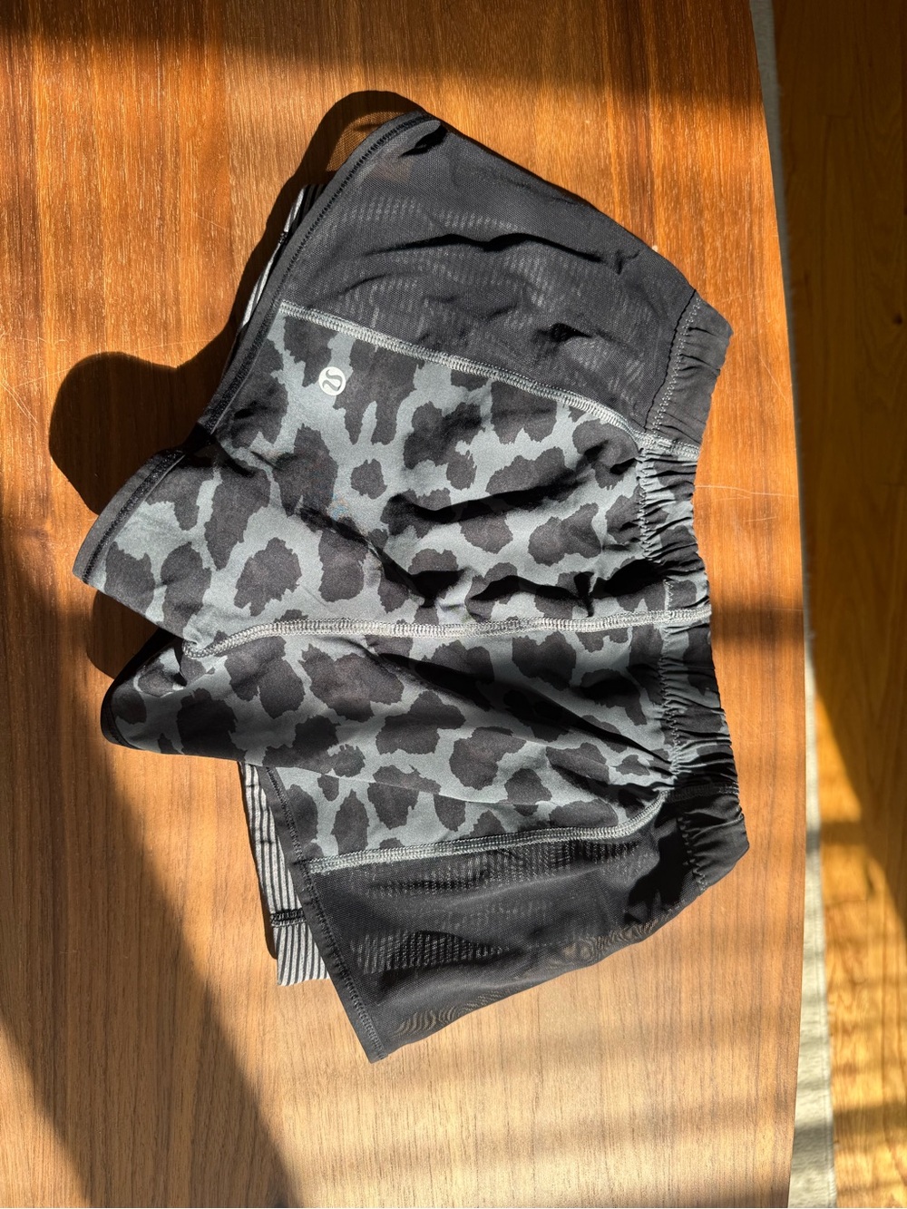 RARE lululemon athletica Womens Black Gray Leopard-Print Athletic Shorts